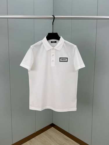 Versace 25春夏新品复古风撞色刺绣小标polo衫，领口饰有三扣门襟，定制60支双丝光珠地棉面料；黑色 白色 M～Xxl