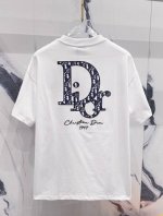 高品质 Dior 迪奥前后刺绣新款T桖！ 25Ss春夏新品，D家标识醒目Lood贴布字母， 采用32支260克双纱纯棉原版面料，磨毛处理更丝滑亲肤，重工工艺，时
