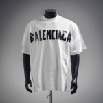 balenciaga 巴黎世家 24Ss 美纹纸字母新款胶带短袖T恤 今年最火爆的短袖没有之一 前后全部采用了全新的工艺区分市场丝网印 ，真正的还原了原版的多处