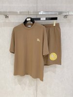 25Ss Burberry 巴宝莉 重磅圆领短袖T恤短裤套装 选用 克双纱平织棉面料打造 重工刺绣工艺 男女同款 码数 S-Xl 颜色 黑色 白色 咖色 花灰色