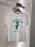 P140Maxmar*2025新品上架 圆领印花 定制Yb原生全棉材质 透气舒适 质感十足 常规T恤裁剪 凸显品牌格调 采用克重纯棉制成 垂坠感十足 呈现显瘦视