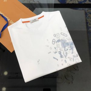 h*Rmes 爱马仕2025春夏新款原单男士圆领短袖T恤 高版本 渠道货 高端定制 时尚百搭 柜台同步售卖 直喷印花Logo图案设计 客供定制进口120支双丝光