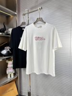 dio*迪奥 Ss25春夏新款短袖，顶级图案Logo，帅气时尚，简约百搭款。面料棉 不仅挺括，保持潮流的廓形，又穿着舒适，纱织更细腻 码数：M-Xxxl