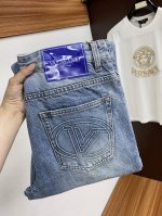 p310 Vt 2025Ss早春 新品 男士水洗直筒牛仔裤纯血统品 每季必出的类型，无需质疑的热卖王牌单品，符合四季最佳的搭配色号 整体的风格延续了Slp的基调