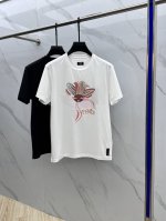 fendi 芬迪 2025春夏新款F家短袖，高版本，专柜同步！很有辨识度，超级有质感！叠穿打底就很有博主范儿了 ，低调有品位 ，原版面料 ，丝光棉面料，上身柔软