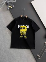 fend*、2025Ss爆款310G纯棉双纱爆款现货四季系列短袖，简约基础衣橱神器， 休闲百搭必备款 做工走线质感一流，两色推荐：白色、黑色、 独家版型测试上身