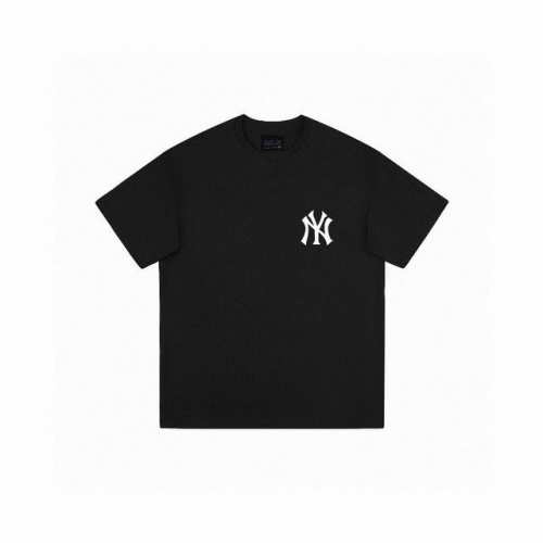 70 Mlb洋基队24Ss皇冠字母印花落肩短袖T恤 男女同款 采用260克双砂面料 三针五线做工，领口包包边条 今年火爆的品牌 看到了就忍不住要自留一件 正确纹