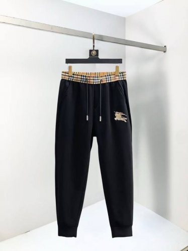 巴宝莉 2025夏季新款休闲裤！官网同步发售。品牌经典Logo休闲裤，定制面料，舒适度极好，手触感： 烈。辦识度极高，完美品相工艺。尺码：M-3Xl