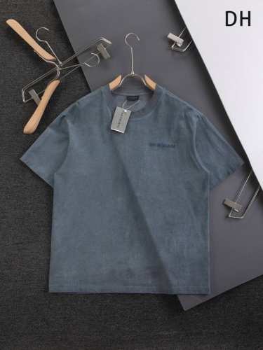 Balenciaga 巴黎世家 微宽版型S-Xl 25Ss新品巴黎专柜同款走秀热卖款 多重重工艺洗水 前后幅胸口简约字母刺绣 短袖T恤复古味十足 巴黎每次的新品