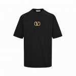 valentino 华伦天奴 Vltn 25Ss 金色Logo刺绣短袖 轻奢主义 男女日常通勤穿搭必备单品 正确版本 随意对比 详细特征 260克 % 纯棉双纱