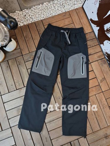 外贸单Patagonia巴塔哥尼亚多功能户外冲锋裤，多重防护，硬核出片 客供可隆平纹面料，采用三层防护高强透湿科技，防风耐磨，还具有较强的抗紫外线功能。专业户外