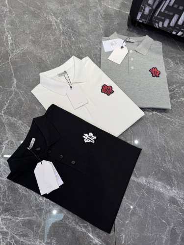 Moncler 25Ss夏季经典polo衫！订制丝光珠地棉面料打造，胸口经典小帽子绣花点缀.纯色干净搭配.简约大方时尚！ 颜色：白色.黑色. 码数：M-4Xl
