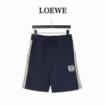 Loewe 罗意威 经典侧边织带短裤 爆款来袭复古潮流织带点缀松紧腰休闲五分裤 很经典的一款 松紧腰 两侧插袋 两侧织带的点缀点缀设计 复古潮流的同时又有细节感