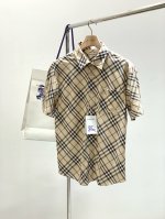 burberry 巴宝莉，2025夏季最新品，专柜同步有售，原单狠货，时尚休闲短袖衬衫，进口原版面料，上身舒适透气，顶级刺绣工艺字母图案装饰Logo，档次极高，