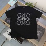 高版本 2025新款Loewe罗意威刺绣Logo图案绣花龙形图案印花休闲情侣宽松短袖T恤，独一无二的活性环保面料染色，32支双纱精梳纯棉爽滑手感，纯棉不起球不起