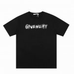 Givenchy 纪梵希 23Ss涂鸦4G印花短袖 采用260克双砂面料 三针五线做工，领口包包边条 今年火爆的品牌 看到了就忍不住要自留一件 正确纹路立体印花