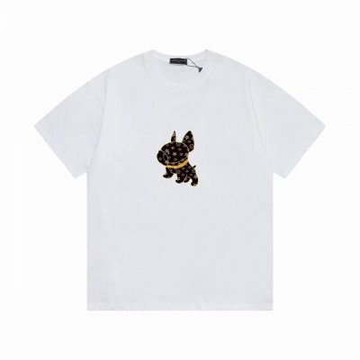Lv 上新 驴家新款T上货 Lv标志印花图案 后幅反标设计 1:1高品质 百分百纯棉洗水处理 布料精梳紧密赛络纺 不缩水不变形 更舒适柔软 高克重手感更好 三标