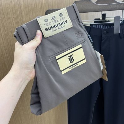bbr 2610Ss春夏新品，官网同步有售，男士高端商务休闲西裤，高端进口面料，带弹力，后面采用硅胶字母压胶，五搭配，即经典又时尚，合体裁缝，上身效果无约束感