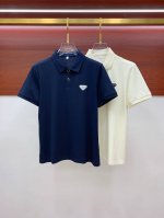普拉达25Ss新款春夏短袖翻领T恤Polo，最高版本客供定制高端朱地面料简单时尚款，拼色螺纹超级好看！经典Logo简单大方的款式！满满的高级感，四季可穿。简欧风