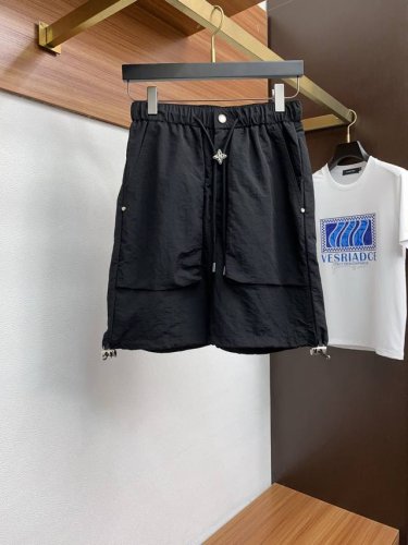 lv 路易威登 25年夏季新款短裤 定制面料定制Logo，各种五金配件全是进口原材料，不可错过的一款单品 颜色：黑色 白色 码数：48-56