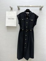 Celin2时髦精日常 工装风连衣裙 开模定制金属纽扣 立体剪裁版型时髦显瘦 高品质定制 现货首发Size：S M L Xl M码肩宽：42，胸围：84，衣长：