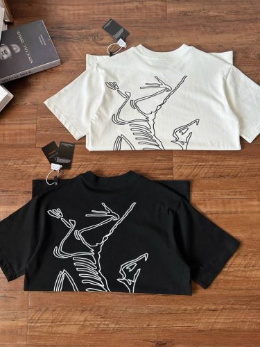 arc'teryx 始祖鸟夏季新款280克高克重纯棉印花T恤 始祖鸟字母Logo印花 高端32S双纱280克面料重磅面料 定制拉架罗纹同缸同染 包装袋 主标 洗