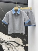 miu 25Ss 春夏新品少女穿搭气质套装 甜妹减龄运动polo衫搭配假两件格纹半裙 一套上身绝绝子 假两件设计拼接格纹版型百搭不挑人 可甜可盐气质减龄少女风