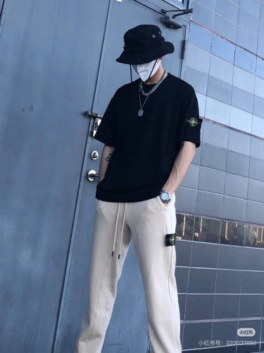 模特图# 高品质，雪梨纸精包装 石头岛 Stone Island经典基础款袖臂徽章Logo情侣款短袖T恤，绝佳夏季穿搭必备单品 经典百搭永不过时系列，男女同款