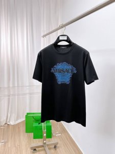 范思哲 2025新款原单男士休闲打底短袖T恤！高端定制 高版本 时尚百搭爆款宽松版型原版进口420克双股纯棉面料 螺纹袖口.领口衣摆 手感超柔软细腻 穿着亲肤舒