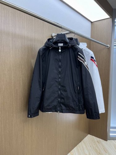 新款 Mon Fw早春原单狠货 意大利进口面料时尚夹克风衣 欧洲专柜同步，上身更随意大方，专柜原版五金奢华高档定制配饰新作！奢华品牌特质Logo点缀设计，市场最