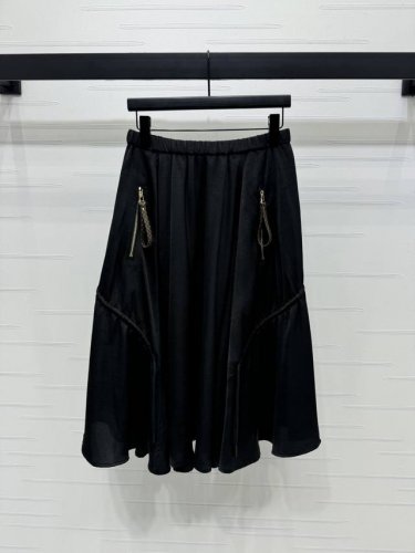 上新原单高端品质Louis Vui*Ton 2025春夏最新系列！高腰老花皮革半身裙！定制进口材质 质感上乘 柔软亲肤 高腰伞裙版型 细节松紧腰突出纤腰优势 对