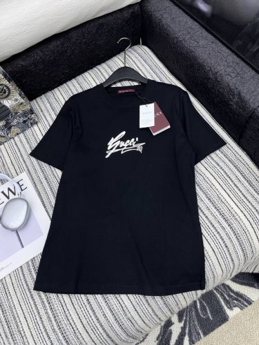 爆款现货 原单品质 Gucc*｜25限定系列新品印花短袖T恤 精致常规版型上身巨显瘦！ 定制最新印花 低调奢华！ 时髦精必备单品解锁所有穿搭！ 认准我家品质！经