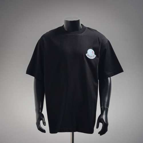 moncler 蒙口2025Ss毛巾绣签名Logo短袖T恤 定制云舒绒棉平纹柔软细腻舒适贴肤标志性Moncler标识点缀于胸前 仿佛艺术家的灵魂印记辨识度拉满低