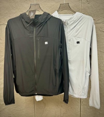 原版定制 可隆Kolon Sport夏款上新 ，皮肤衣防晒衣外套 125新款防晒衣 可隆柜同款 在售1480 超轻量化感，超好透气性 舒适细腻 柔软亲肤，面料成
