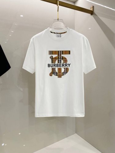巴宝莉 2025早春新款男女同款短袖T恤，！定制专属纯棉面料，定制原版工艺螺纹，胸前重工字母Logo工艺设计！简约大方，从容百搭，档次极高，完美融入时尚还有风情
