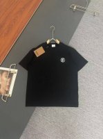 Burberry* 巴宝莉*Bbr* 春夏最新款圆领时尚短袖T恤，280克纯棉双纱纯棉面料！贴肤舒适，耐看又好穿，刺绣经典Logo设计，原厂工艺一丝不苟，休闲百