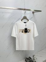 fd 2025春夏新款男士圆领短袖T恤 专柜同步售卖，高端品质 高版本 经典字母Logo设计 定制进口100%纯棉面料 手感柔软细腻 穿着亲肤舒适又透气，休闲又