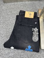 prad*普拉达 Ss25春夏新款男士牛仔裤 面料弹性好 独家发售 官网同步 时尚优雅 采用原色酵母水洗工艺 精选进口重磅丹宁牛仔面料 配专柜五金装饰 真皮皮牌