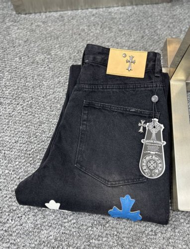 prad*普拉达 Ss25春夏新款男士牛仔裤 面料弹性好 独家发售 官网同步 时尚优雅 采用原色酵母水洗工艺 精选进口重磅丹宁牛仔面料 配专柜五金装饰 真皮皮牌