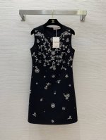 款号G25041068 Valentin*O华伦家新款 高端定制重工花枝串珠装饰修身显瘦无袖背心连衣裙！杏色、粉色、黑色、 M码：胸围88，腰围78，裙长88
