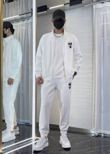 上衣 裤子 Fend*芬-迪25S新款休闲天丝套装！男女同款～同步发售！经典老佛爷造型.精致订制皮牌.运动休闲风格，街头型男的轻盈灵动相结合，上身完全不挑人的款