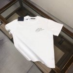 Louis Vuitton Lv 路易威登 2025春夏最新款短袖T恤，男女同款定制专属纯棉面料，定制原版工艺螺纹，胸前印花Logo设计！简约大方，从容百搭，档