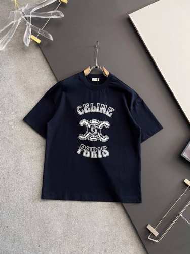 Celine 赛琳 25Ss夏季新款圆领短袖T恤！270克重磅高端纯棉面料，手感质感都极完美！修身裁剪设计干净利落！时尚又好看！走线做工非常精致！版型效果超赞！