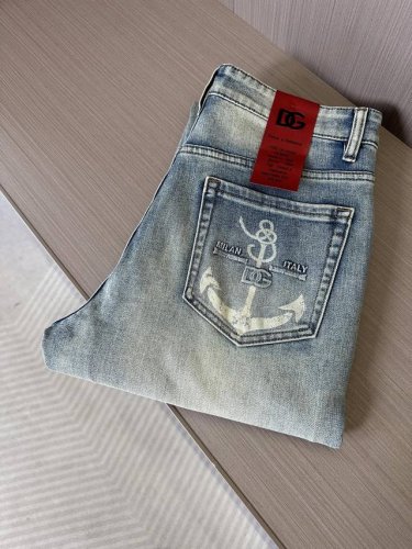 d&G杜嘉班纳25Ss夏季新款牛仔裤，高端品质，面料超级柔软舒适 直筒版型，上身修长，万能搭配款 码数：30，31，32，33，34，36，38Fmz