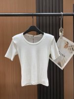 celine 2025年新版短袖上衣 夏日吸睛神器来啦！后背Logo镂空设计，搭配仙气网纱，让你的背影也能美出天际 简约套头版型，修饰身材显瘦又时髦！精选柔软面