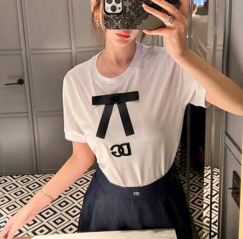 p150 D＆G/杜嘉班纳女士蝴蝶结刺绣徽标字母细节圆领短袖T恤上衣。Smlxl