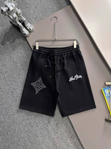 套装款！Lv 驴家 2025新款 轻奢主义 刺绣四叶草Logo 男女日常通勤穿搭必备 休闲短裤 定制毛圈面料 进口机刺绣工艺 腰标吊牌洗水唛三标齐全 颜色：黑色