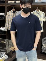 主推 Hermes 独家专供秋季新款爱马仕时尚休闲圆领短袖，高密度纯棉面料，高级密针刺绣、高端欧版原单T恤，潮流时尚休闲半袖 透气舒适度高，细节无可挑剔，品牌元