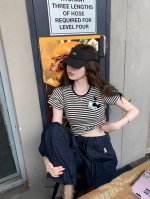 上新 Rl 拉夫 凯蒂猫条纹套装 魔鬼显瘦 自拍超美 黑白条纹拉夫是搭配万金油！ 轻松穿出老钱风高级感同时 赠送一个Hellokitty更时髦可爱两不误 颜色：