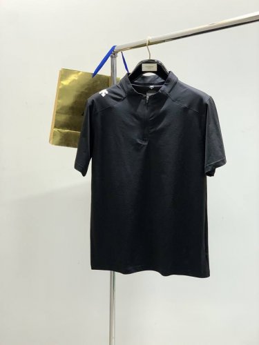 descente 迪桑特，2025夏季新款，时尚休闲短袖T恤，专柜同步有售，原单狠货，顶级印花工艺字母图案装饰Logo，定制原版五金辅料装饰，档次极高，上身时尚